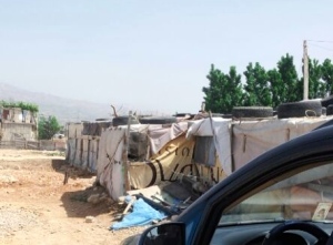 Camp de réfugiés syriens entre deux champs, La-Bekaa